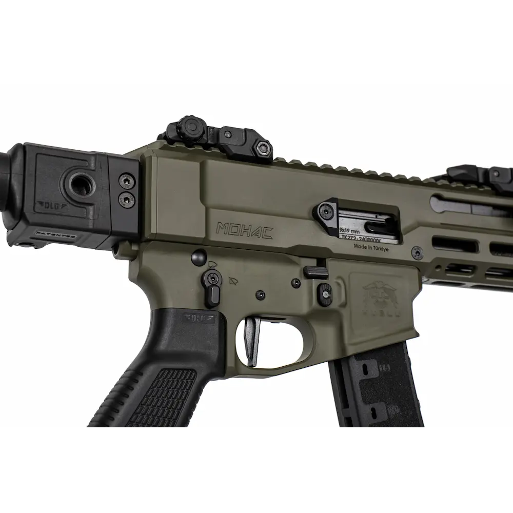 Pełna obustronność (Ambidextrous) i magazynki w standardzie CZ Scorpion